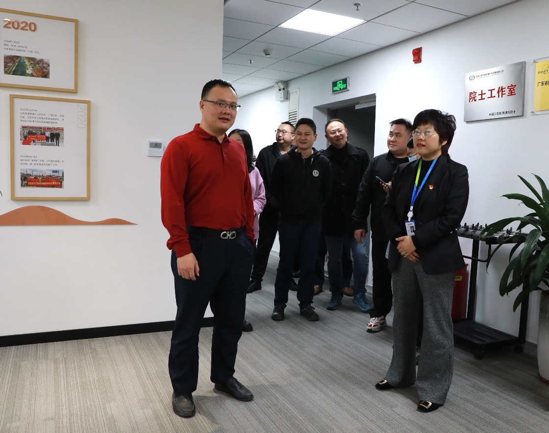 集團公司黨委委員、紀(jì)委書記鐘麗紅帶隊檢查城市新中心公司工作